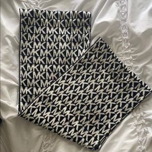 MK circle scarf